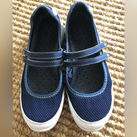 LL Bean shoes, Mary Jane style, mesh - Picture 2 of 10